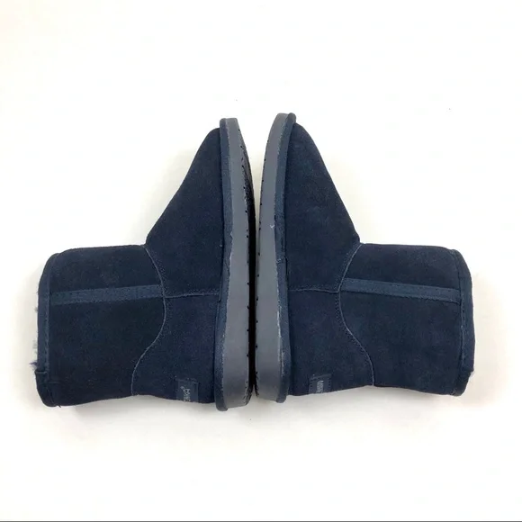 NWOT Minnetonka Dark Blue Sheepskin Slipper Snow Boots 6 - Picture 3 of 7